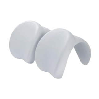 Bestway®, líder en spas inflables portátiles, destaca por su confiabilidad, innovación y estilo, ofreciendo estampados atemporales y el sistema de masaje AirJet™ de 140 jets que libera aire caliente para un relajante masaje de burbujas. Fabricados con materiales DuraPlus™ ultrarresistentes para mayor estabilidad, estos spas incluyen el sistema Freeze Shield™ para evitar la congelación, temporizador programable de calefacción de hasta 40 días, dispensador ChemConnect™ para un nivel constante de cloro y sistema de filtración integrado accesible desde el interior. Su diseño exterior de ratán y mosaico interior, junto con una cubierta reforzada con clips de seguridad, completan su función. Capacidad: 4-6 adultos Capacidad de agua (80%): 916 L (242 gal.) Tamaño inflado: 1,96 mx 71 cm (77 "x 28") Tamaño interior: 1,46 m (57") Peso lleno: 954 kg (2103 libras) Flujo de agua real: 1325 L/h (350 gal./h) Sistema de calefacción: Aprox. 1,5-2,0 ˚C/h (3-4 ˚F/h) Máx. Capacidad térmica: 40˚C (104˚F) Peso neto: 34 kg (75 libras) Profundidad máxima del agua: 52 cm (20") Contenido: 1 spa, 1 cubierta de piscina, 1 bomba de spa, 1 dispensador ChemConnect™, cartucho de filtro (VI), kit de reparación, sistema AirJet™ Garantía: 6 meses por defecto de fábrica. Distribuidor oficial Bestway Capacidad: 4-6 adultos Capacidad de agua (80%): 916 L (242 gal.) Tamaño inflado: 1,96 mx 71 cm (77 "x 28") Tamaño interior: 1,46 m (57 ") Peso lleno: 954 kg (2,103 lbs) Flujo de agua real: 1325 L / h (350 gal./h) Sistema de calefacción: Aprox. 1.5-2.0˚C / h (3-4˚F / h) Max. Capacidad térmica: 40˚C (104˚F) Peso neto: 34 kg (75 libras) Profundidad máxima del agua: 52 cm (20 ") Sistema de masaje de burbujas calmante AirJet ™ (140 jets) Las vigas internas y las paredes exteriores de DuraPlus ™ ultrarresistentes ofrecen una estabilidad estructural superior El calentamiento automático Freeze Shield ™ evita que el agua se congele y dañe el spa Programe el calentador del spa con hasta 40 días de anticipación para usarlo en el futuro. El dispensador ChemConnect ™ proporciona un nivel estable de cloro en todo el spa Sistema de calefacción controlado por temporizador que ahorra energía Panel de control digital y bomba de spa con sistema de filtración integrado que incluye portavasos y es accesible desde el interior del spa Estampado de ratán en el exterior con estampado de mosaico en el interior Cubierta reforzada con clips de bloqueo de seguridad. Contenido: 1 spa, 1 cubierta de piscina, 1 bomba de spa, 1 dispensador ChemConnect ™, cartucho de filtro (VI), kit de reparación, sistema AirJet ™